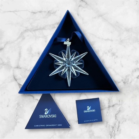 Swarovski, 2005 Annual Snowflake / Star Christmas Ornament - Picture 4 of 6